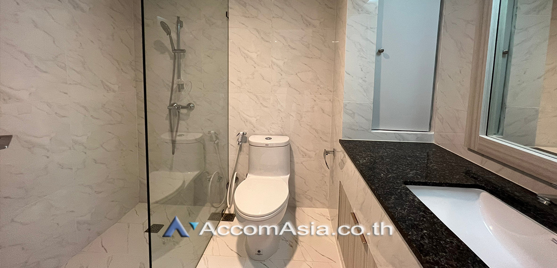 24  4 br Apartment For Rent in Sukhumvit ,Bangkok MRT Sukhumvit - BTS Asok at Newly renovated modern style living place AA26521