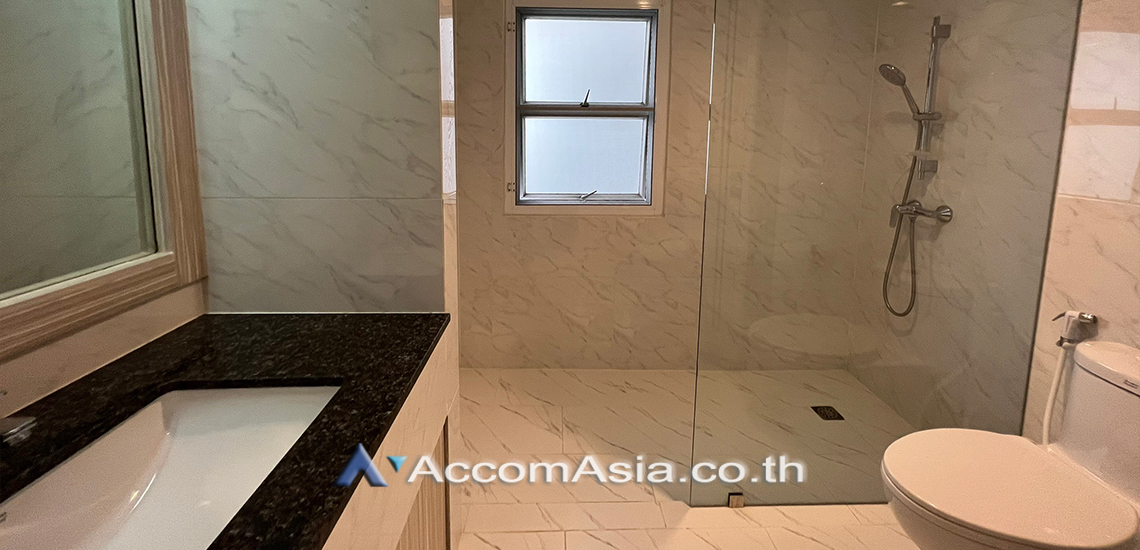 25  4 br Apartment For Rent in Sukhumvit ,Bangkok MRT Sukhumvit - BTS Asok at Newly renovated modern style living place AA26521