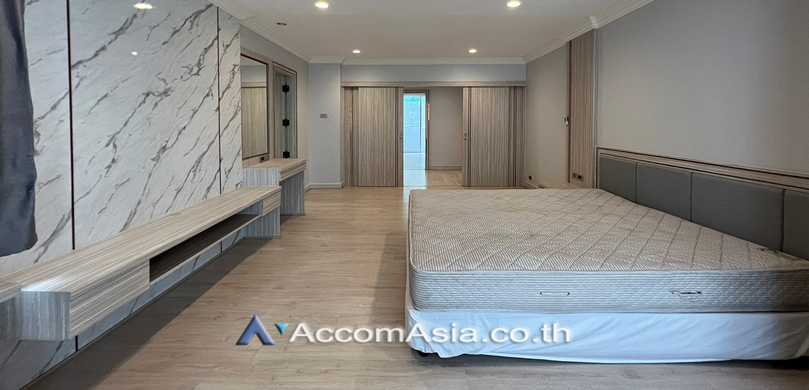 13  4 br Apartment For Rent in Sukhumvit ,Bangkok MRT Sukhumvit - BTS Asok at Newly renovated modern style living place AA26521
