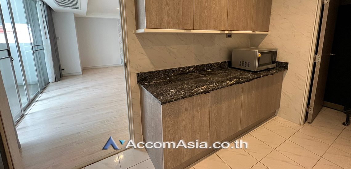 10  4 br Apartment For Rent in Sukhumvit ,Bangkok MRT Sukhumvit - BTS Asok at Newly renovated modern style living place AA26521