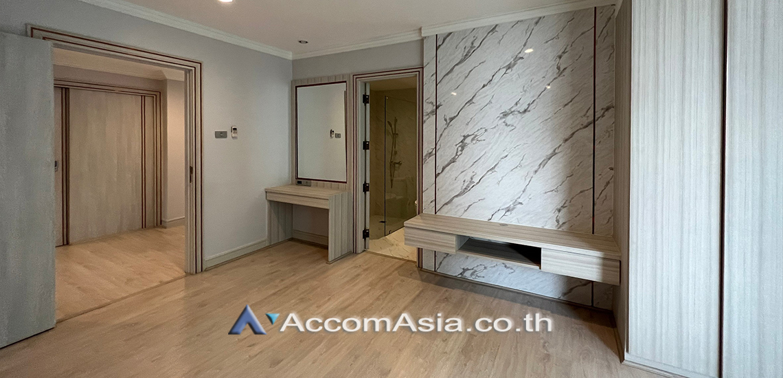 18  4 br Apartment For Rent in Sukhumvit ,Bangkok MRT Sukhumvit - BTS Asok at Newly renovated modern style living place AA26521