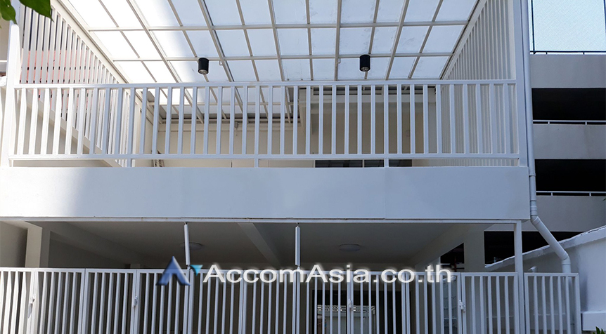 15  3 br Townhouse For Rent in Sukhumvit ,Bangkok BTS Nana AA26522