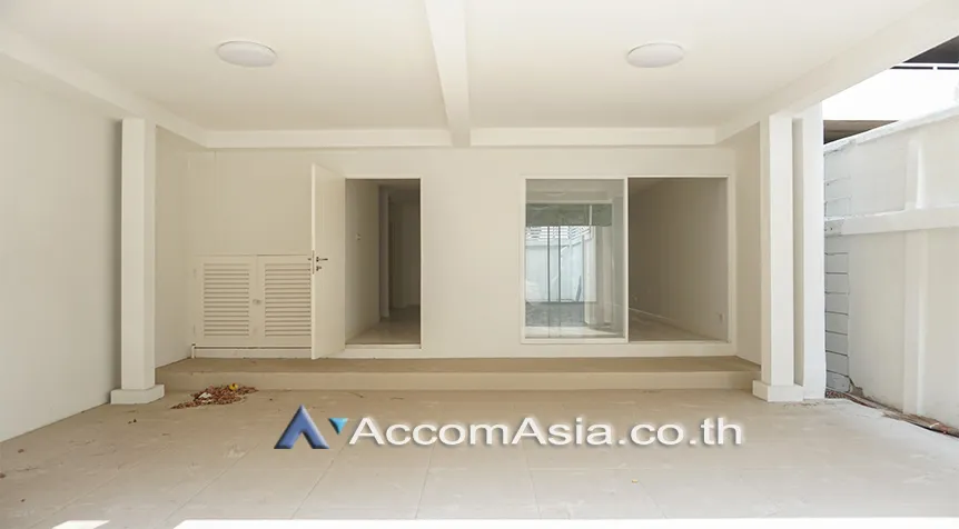 unitHome Office |  3 Bedrooms  Townhouse For Rent in Sukhumvit, Bangkok  near BTS Nana (AA26522)