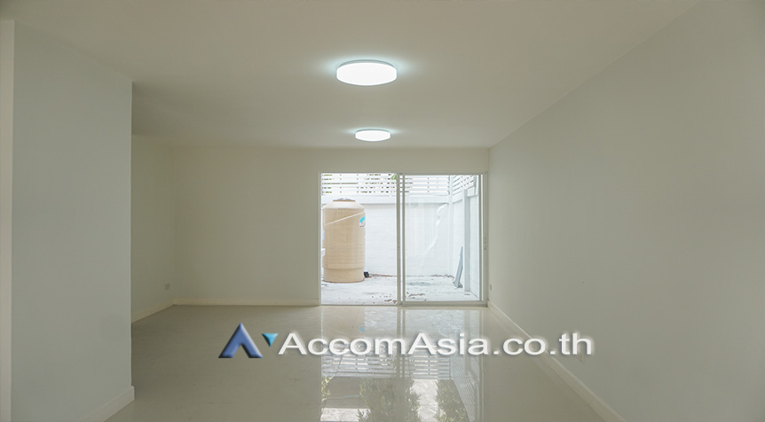 5  3 br Townhouse For Rent in Sukhumvit ,Bangkok BTS Nana AA26522