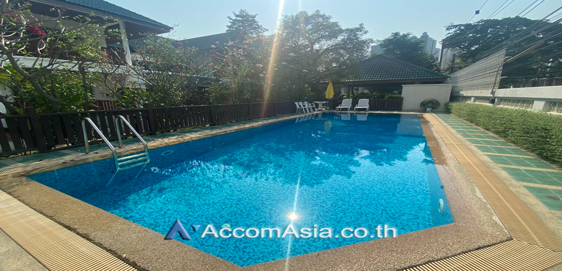 18  4 br House for rent and sale in Sukhumvit ,Bangkok BTS Phrom Phong at Kid Friendly House Compound AA26529