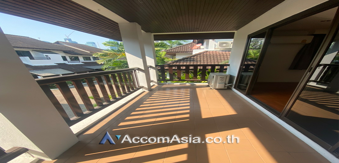 15  4 br House for rent and sale in Sukhumvit ,Bangkok BTS Phrom Phong at Kid Friendly House Compound AA26529