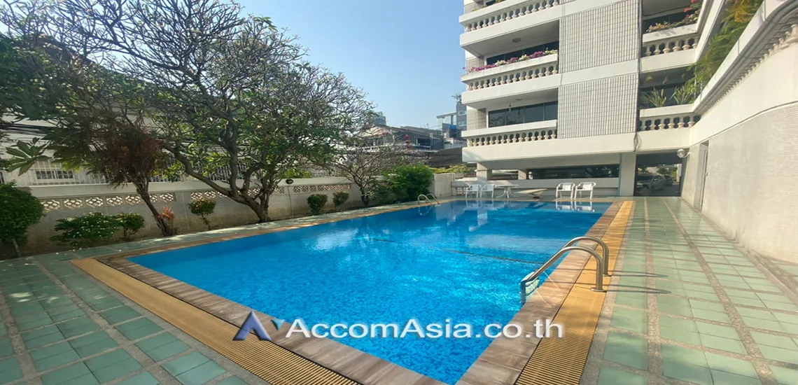 17  4 br House for rent and sale in Sukhumvit ,Bangkok BTS Phrom Phong at Kid Friendly House Compound AA26529