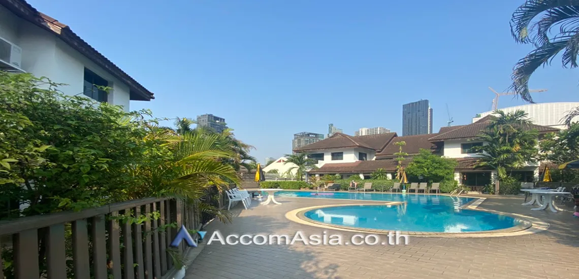 21  4 br House for rent and sale in Sukhumvit ,Bangkok BTS Phrom Phong at Kid Friendly House Compound AA26529