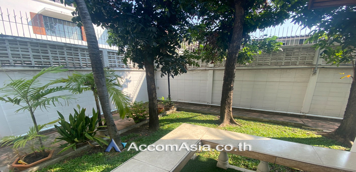 4  4 br House for rent and sale in Sukhumvit ,Bangkok BTS Phrom Phong at Kid Friendly House Compound AA26529
