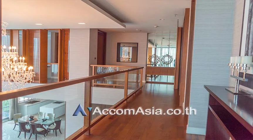 unitDouble High Ceiling, Duplex Condo, Penthouse |  3 Bedrooms  Condominium For Rent in Ploenchit, Bangkok  near BTS Ratchadamri (AA26563)