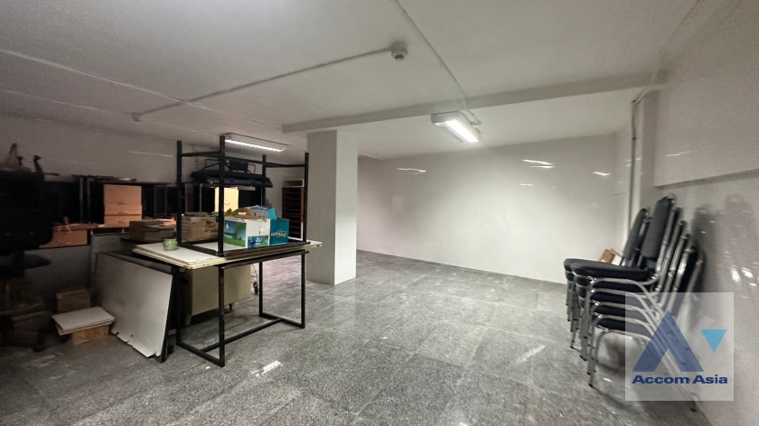 39  Studio Building For Sale in Sukhumvit ,Bangkok BTS Phra khanong AA26619