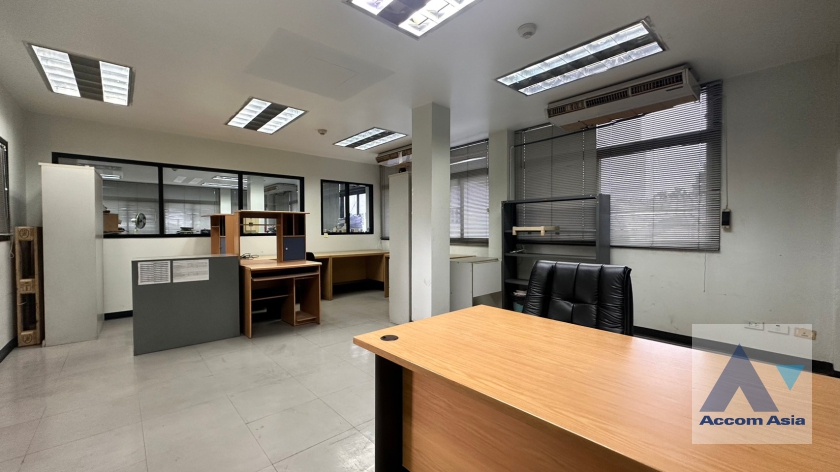 14  Studio Building For Sale in Sukhumvit ,Bangkok BTS Phra khanong AA26619