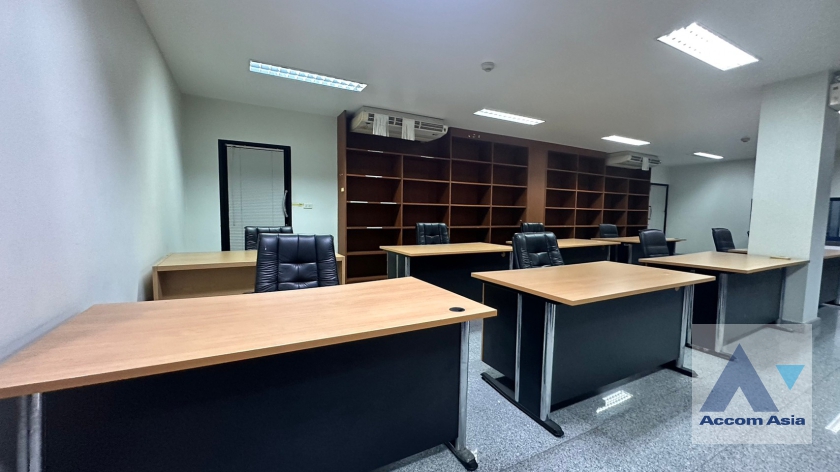 6  Studio Building For Sale in Sukhumvit ,Bangkok BTS Phra khanong AA26619