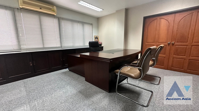 31  Studio Building For Sale in Sukhumvit ,Bangkok BTS Phra khanong AA26619