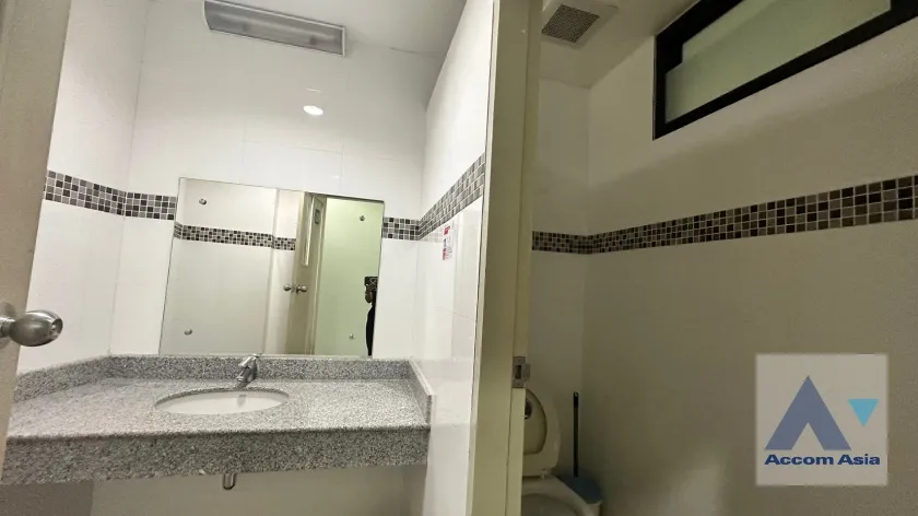 47  Studio Building For Sale in Sukhumvit ,Bangkok BTS Phra khanong AA26619
