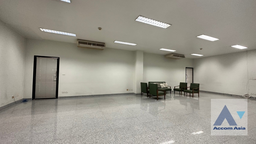  1  Studio Building For Sale in Sukhumvit ,Bangkok BTS Phra khanong AA26619