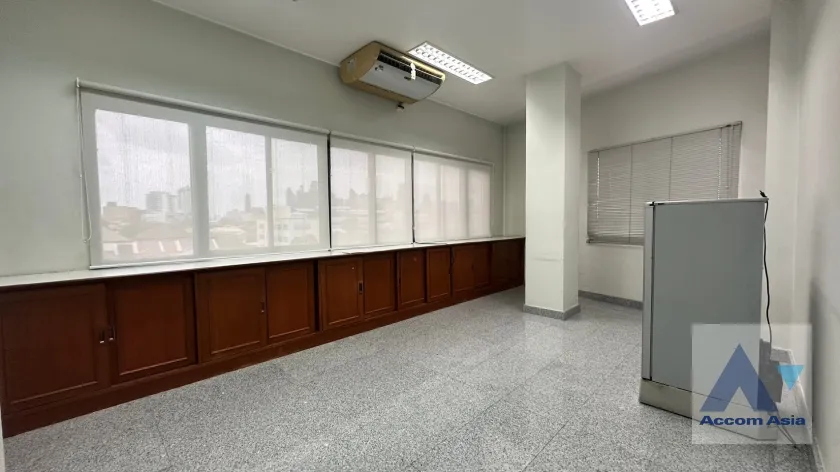 35  Studio Building For Sale in Sukhumvit ,Bangkok BTS Phra khanong AA26619