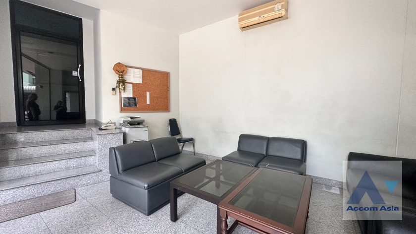 33  Studio Building For Sale in Sukhumvit ,Bangkok BTS Phra khanong AA26619