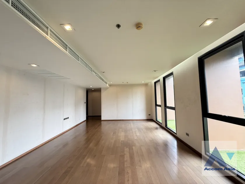unitHuge Terrace, Pet friendly |  3 Bedrooms  Condominium For Rent & Sale in Sathorn, Bangkok  near BTS Chong Nonsi (AA26657)