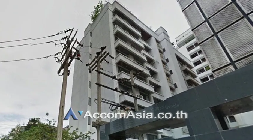 unit 3 Bedrooms  Apartment For Rent in Sukhumvit, Bangkok  near BTS Nana (AA26692)