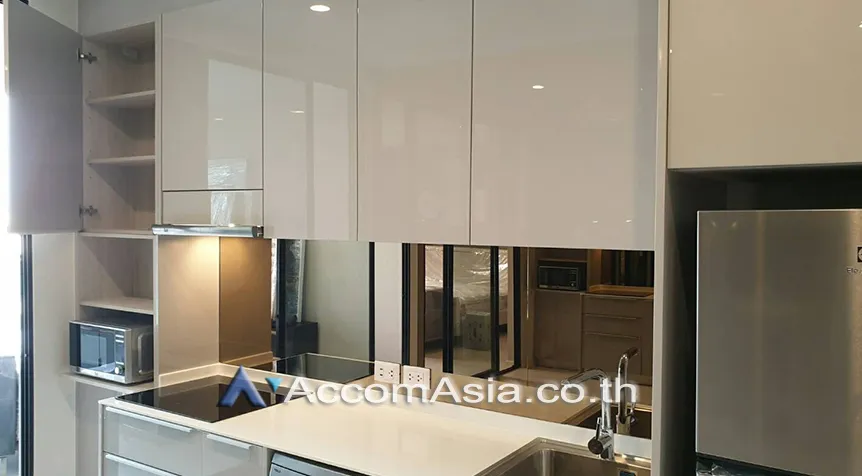 unit 1 Bedroom  Condominium For Rent in Ploenchit, Bangkok  near BTS Ploenchit (AA26699)