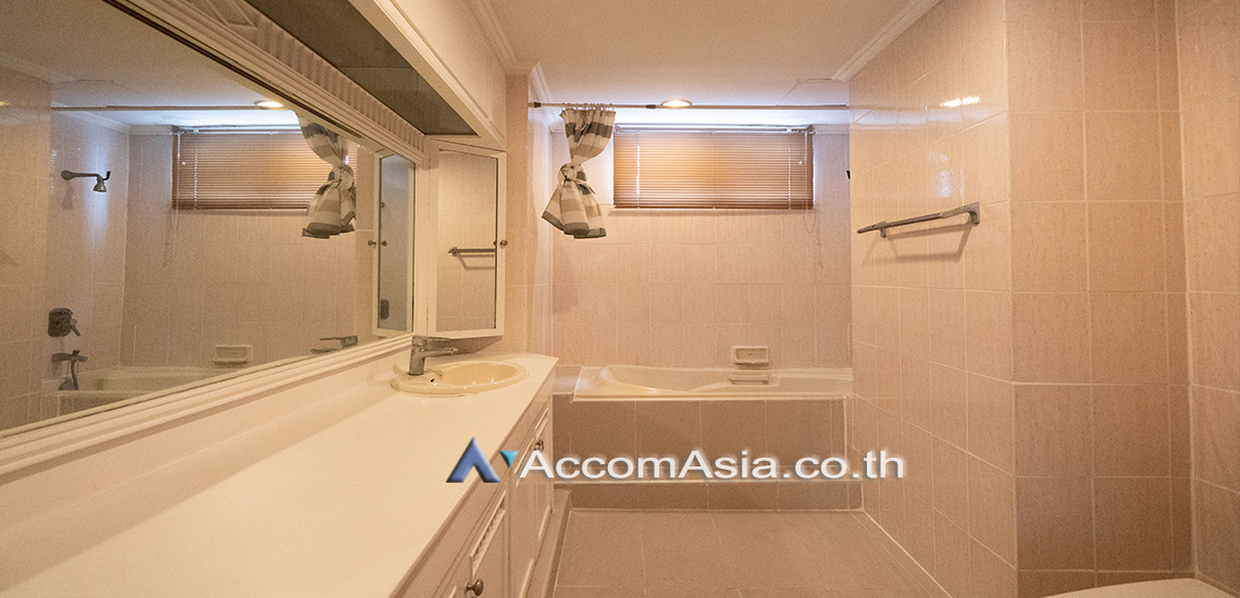 10  3 br Apartment For Rent in Sukhumvit ,Bangkok BTS Phrom Phong at Pet friendly - High rise Apartment in Phrom Phong AA26728
