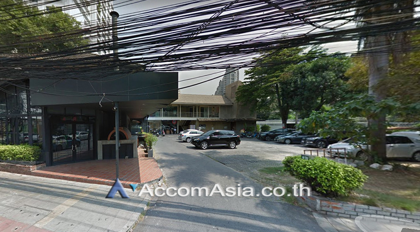  2  Studio Shophouse For Rent in Dusit ,Bangkok  AA26798