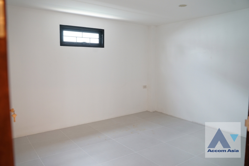 17  7 br House For Rent in Pattanakarn ,Bangkok  AA26801