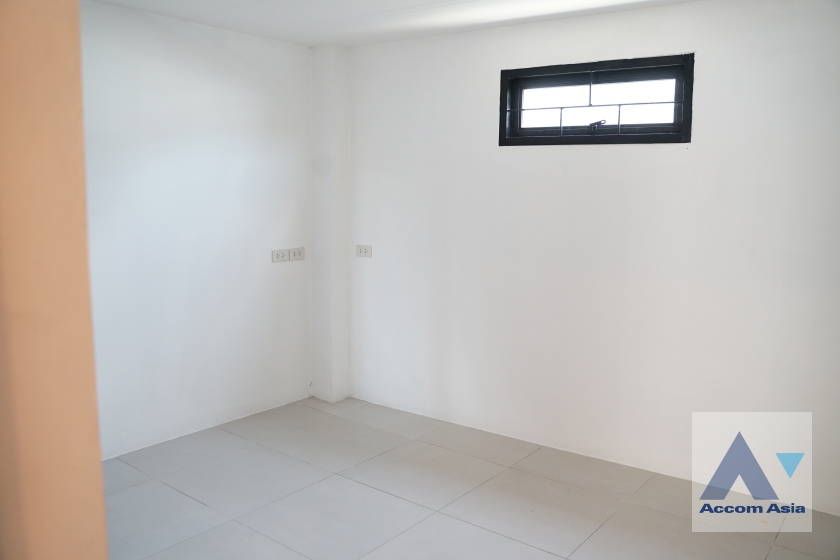 18  7 br House For Rent in Pattanakarn ,Bangkok  AA26801