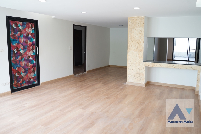 7  7 br House For Rent in Pattanakarn ,Bangkok  AA26801