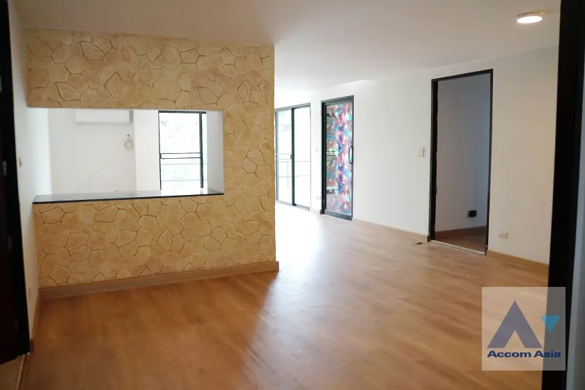unitOffice, Home Office, Private Swimming Pool |  7 Bedrooms  House For Rent in Pattanakarn, Bangkok  (AA26801)