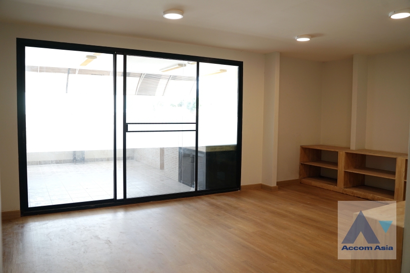 8  7 br House For Rent in Pattanakarn ,Bangkok  AA26801