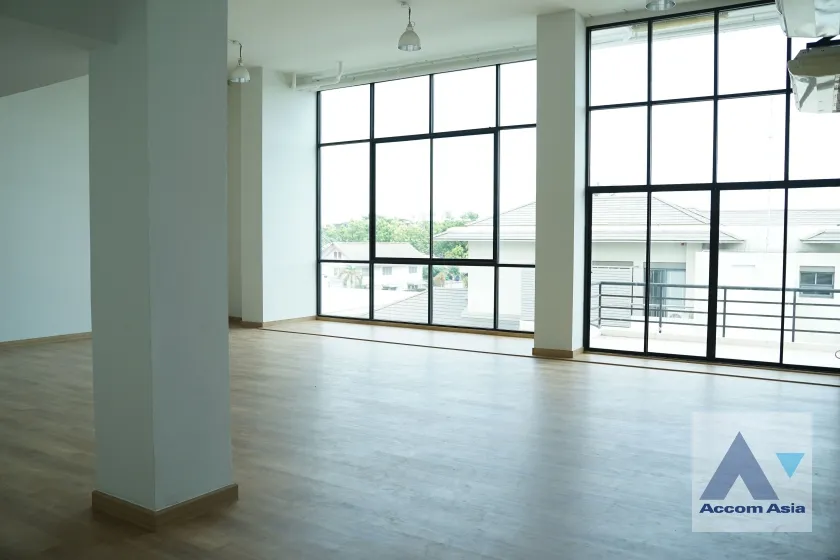 unitOffice, Home Office, Private Swimming Pool |  7 Bedrooms  House For Rent in Pattanakarn, Bangkok  (AA26801)