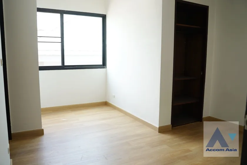10  7 br House For Rent in Pattanakarn ,Bangkok  AA26801