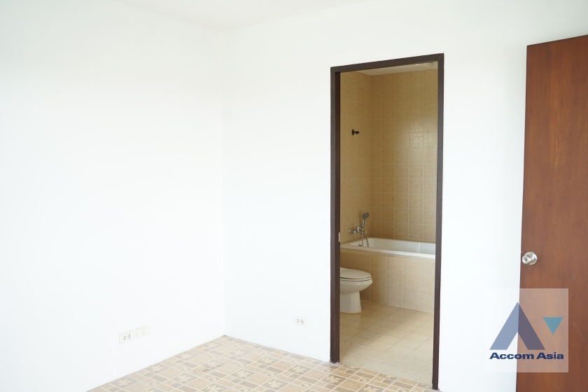 22  7 br House For Rent in Pattanakarn ,Bangkok  AA26801