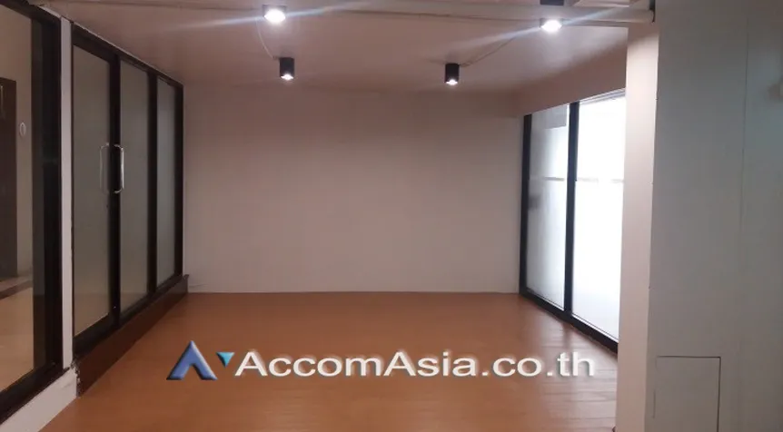  2  Retail / Showroom For Rent in Sukhumvit ,Bangkok BTS Ekkamai at The Horizon Ekkamai AA26818