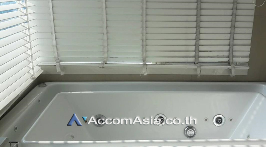 8  3 br Condominium For Sale in Charoen Nakhon ,Bangkok BTS Krung Thon Buri at WaterMark Chaophraya River AA26918