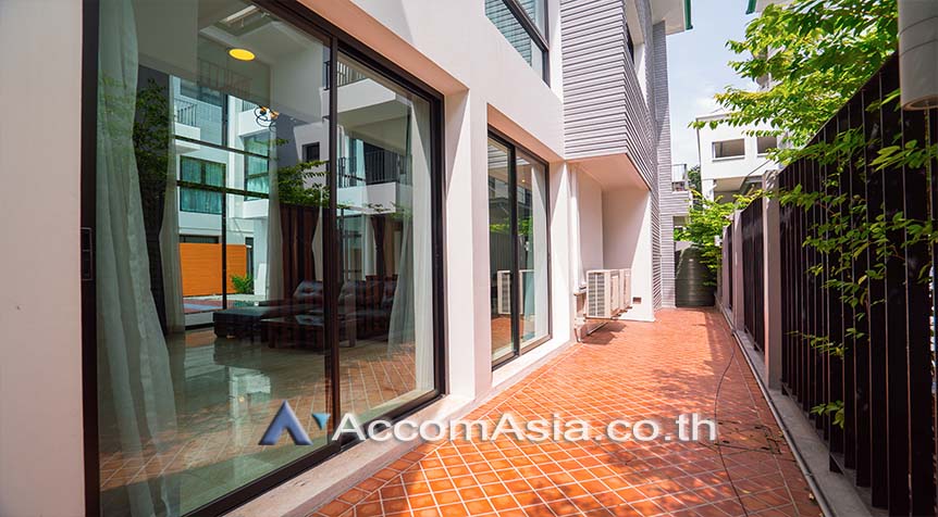 4  6 br House For Rent in Sukhumvit ,Bangkok BTS Phrom Phong AA26926