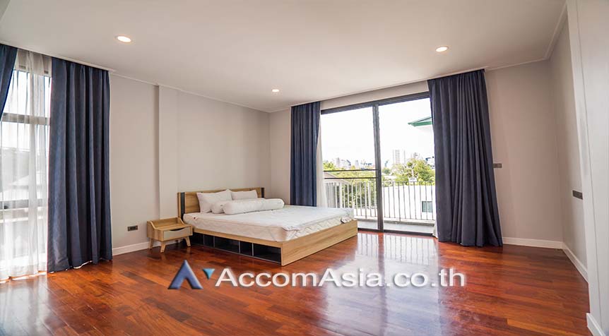 12  6 br House For Rent in Sukhumvit ,Bangkok BTS Phrom Phong AA26926