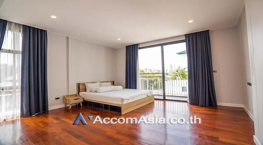 12  6 br House For Rent in Sukhumvit ,Bangkok BTS Phrom Phong AA26926