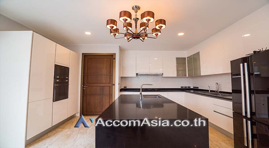 8  6 br House For Rent in Sukhumvit ,Bangkok BTS Phrom Phong AA26926