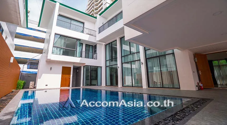  2  6 br House For Rent in Sukhumvit ,Bangkok BTS Phrom Phong AA26926