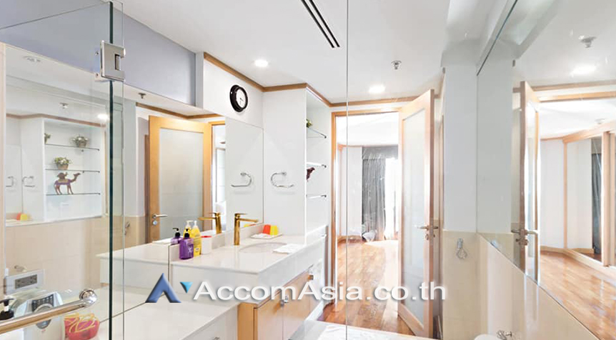 6  2 br Condominium For Rent in Silom ,Bangkok BTS Surasak at Nusa State Tower AA26978