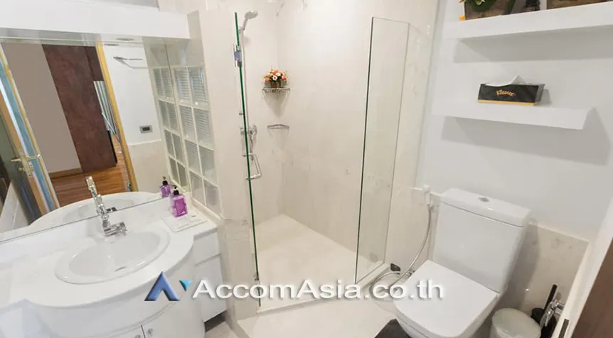 7  2 br Condominium For Rent in Silom ,Bangkok BTS Surasak at Nusa State Tower AA26978