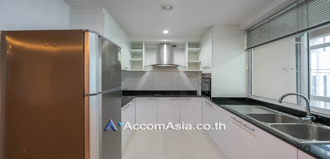 unit 3 Bedrooms  Condominium For Rent in Sukhumvit, Bangkok  near BTS Phrom Phong (AA27006)
