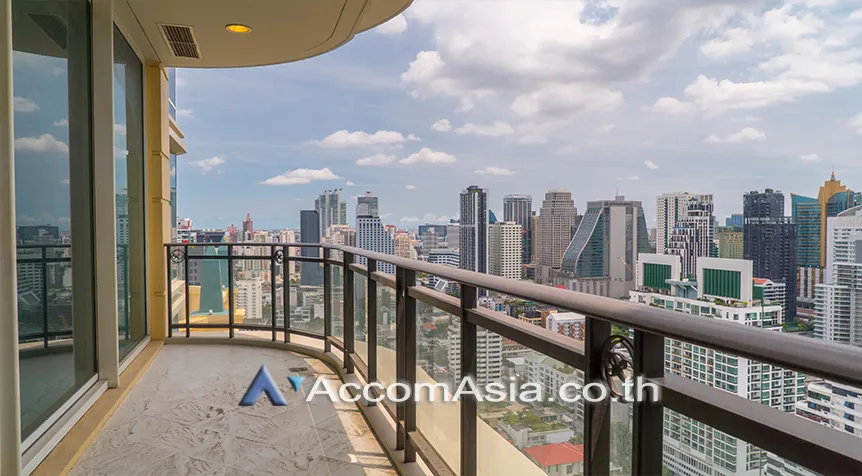unit 3 Bedrooms  Condominium For Rent in Sukhumvit, Bangkok  near BTS Phrom Phong (AA27046)