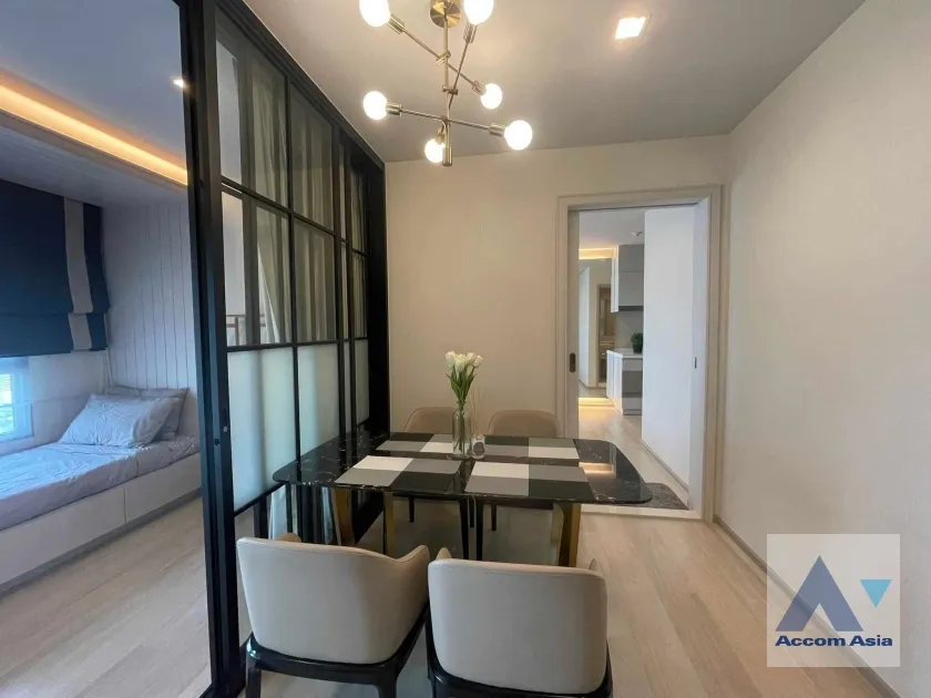 unit 2 Bedrooms  Condominium For Rent in Ploenchit, Bangkok  near BTS Ploenchit (AA27069)