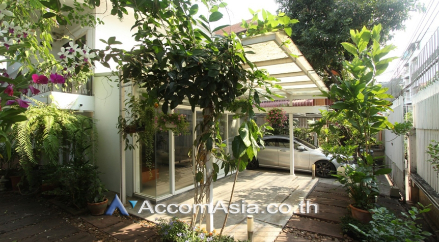  1  2 br House For Rent in Sathorn ,Bangkok BTS Chong Nonsi AA27071