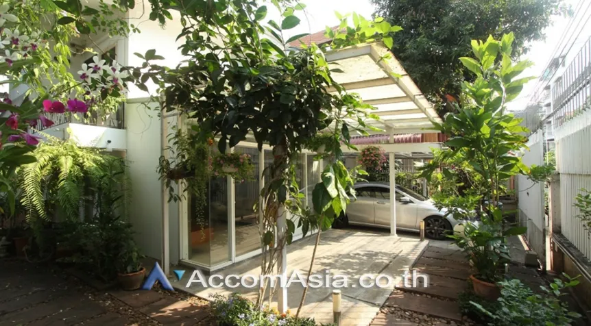  1  2 br House for rent and sale in Sathorn ,Bangkok BTS Chong Nonsi AA27071