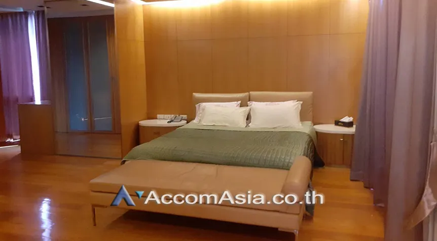 unit 2 Bedrooms  Condominium For Rent in Ploenchit, Bangkok  near BTS Chitlom (AA27077)